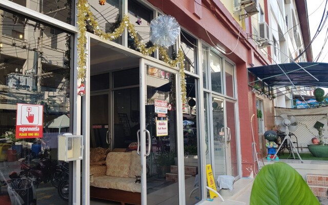 Thee Thee Guesthouse