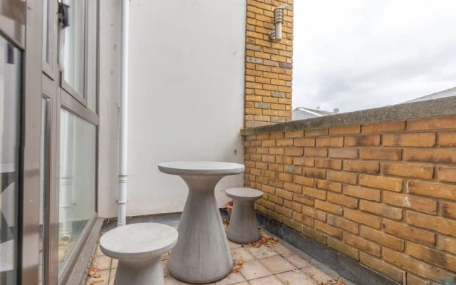 Spacious 2 Bedroom Apartment in Converted Warehouse in Brixton
