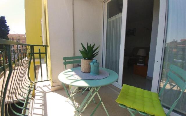 Apartment Matika, terrace apartment 10 minutes walk from center