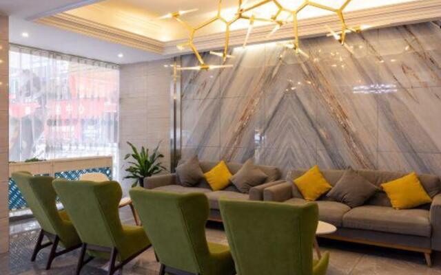 V8 Boutique Hotel