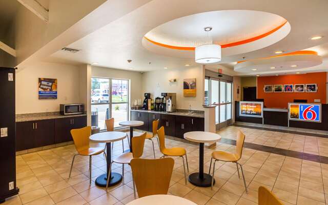 Motel 6 South Bend, IN - Mishawaka