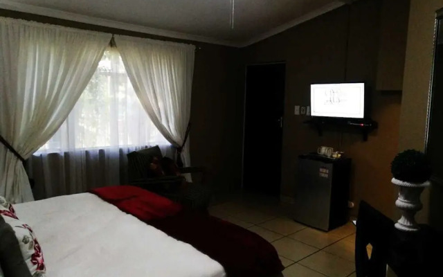 Willow Manor Brits Guest House