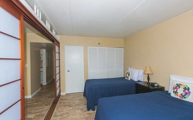 Fully Furnished Ilikai Tower 525 Condo With Free Wifi, Near Best Waikiki Beaches! by RedAwning