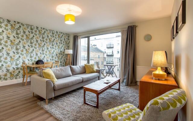 Chic Merchant City Apt. w/ Balcony