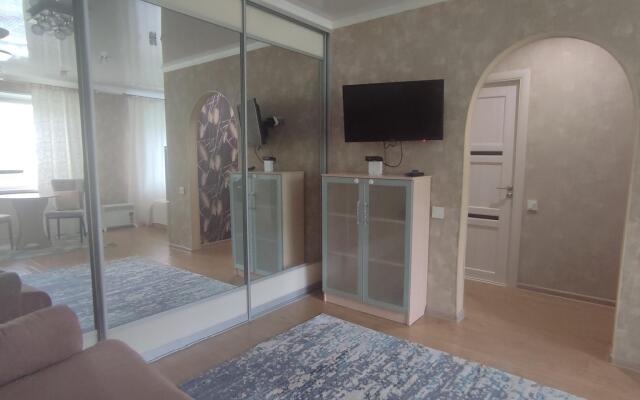 Apartments on 51A Ryabikova Street
