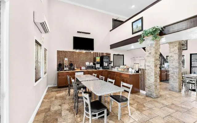 Super 8 Goodyear/Phoenix Area