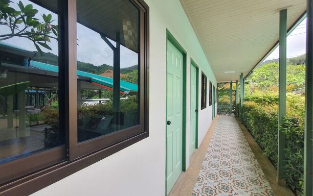 Baan Muchshima Hostel Phuket