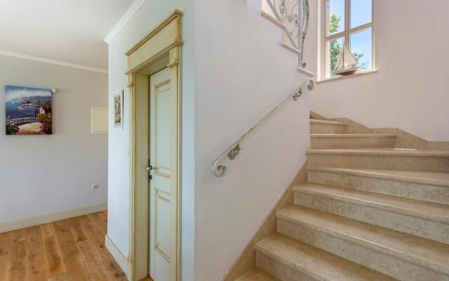 Nice Home in Malinska With Wifi and 5 Bedrooms