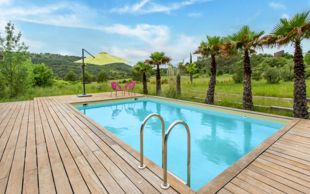 Tranquil holiday home in Cébazan with private pool
