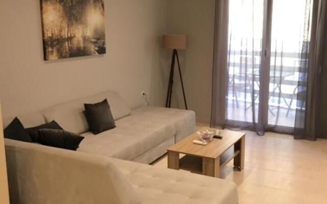 Acropolis brand new 1min from metro!