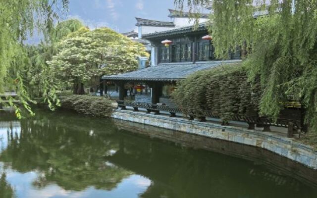 Riverside Hotel