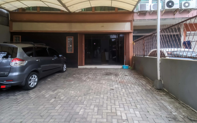 RedDoorz near Cideng 2