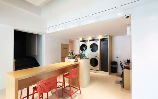 Browndot Airport New Town