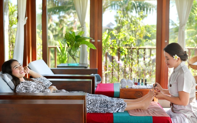 Legian Beach Hotel