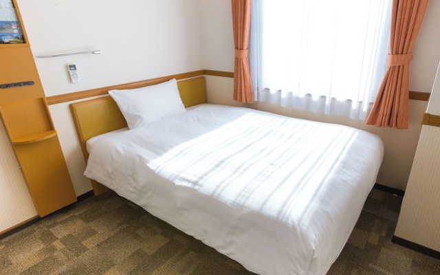 Toyoko Inn Nishitetsu Kurume-Eki Higashi-Guchi – Guest Rooms – Kurume