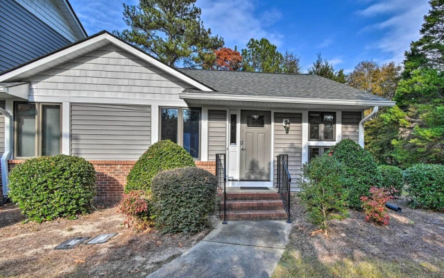 Pinehurst Gem on Golf Course & Putting Green!