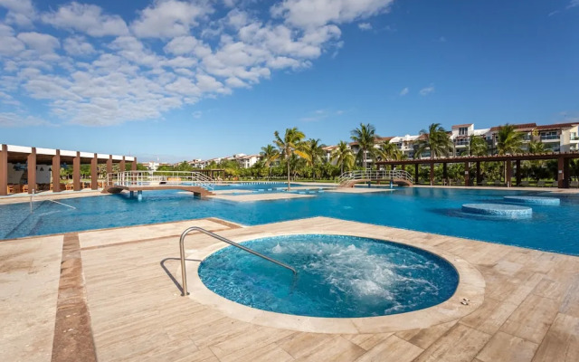 Mareazul Casa Sol 2 Bedroom Apts by RedAwning