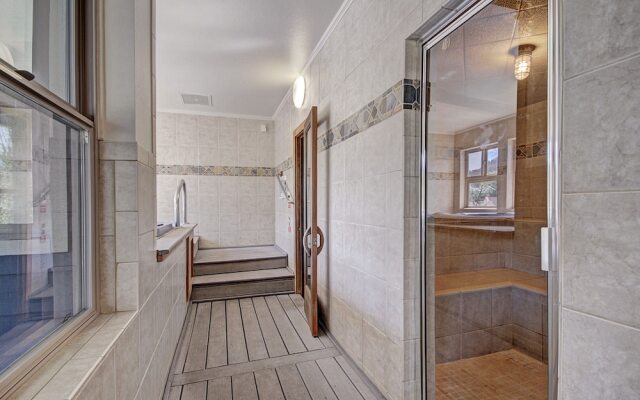 River Mtn Lodge E116C - Studio Condo by RedAwning