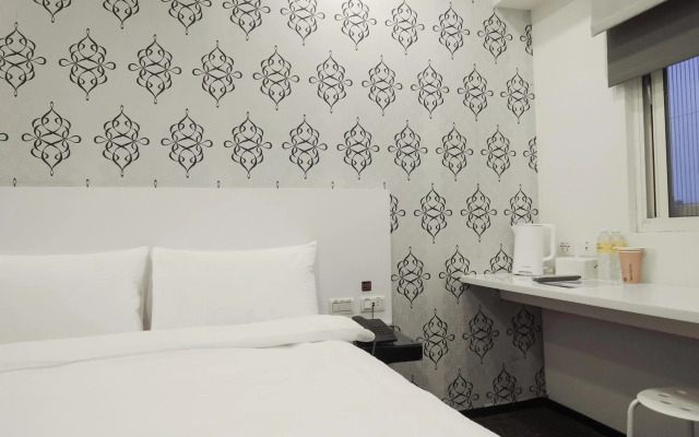 CHECK inn Express Taipei YongKang
