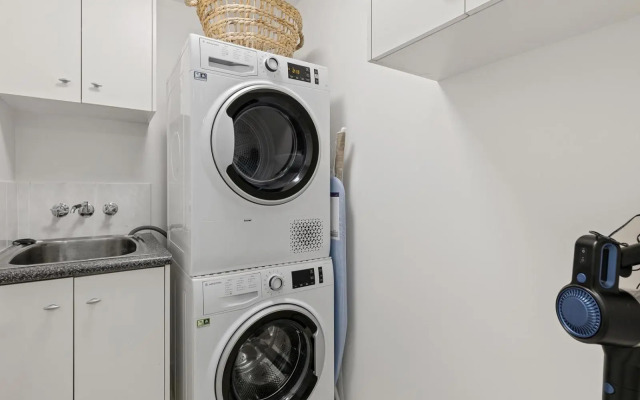 Stunning Costal 3 Bedroom Apartment In Cairns Cbd