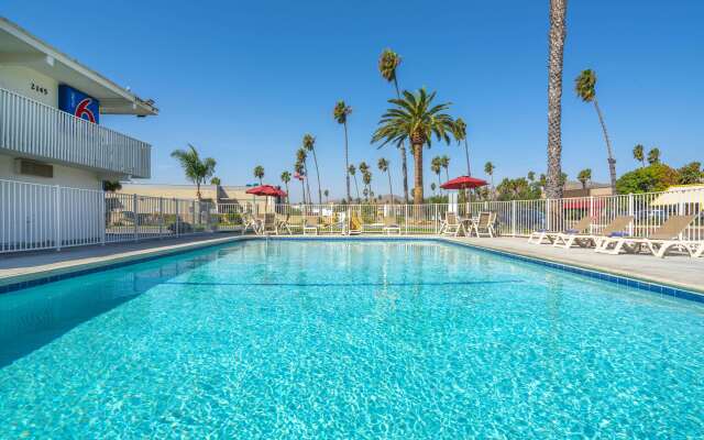 Motel 6 Ventura, CA - Beach