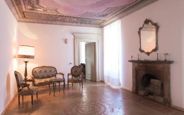 Palazzo Polini-Fioretti Apartment