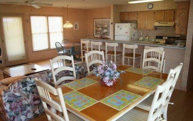 Pirate's Pride 3 Bedroom Home by RedAwning