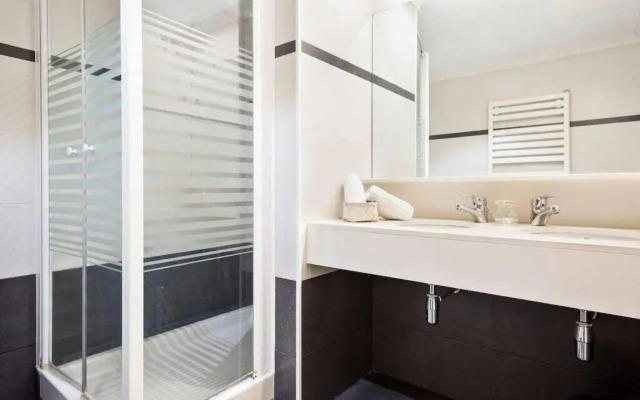 Central and Elegant 4 Bedroom by Placa Catalunya