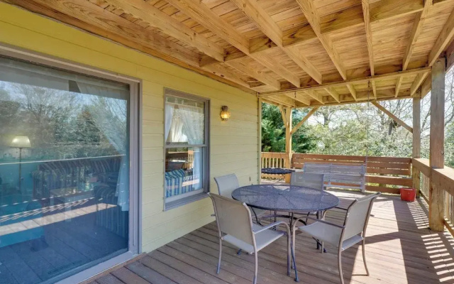 Spacious Kill Devil Hills Getaway w/ 3 Decks!