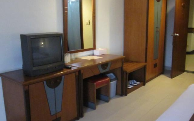 Grand Park Hotel – Guest Rooms – Batam