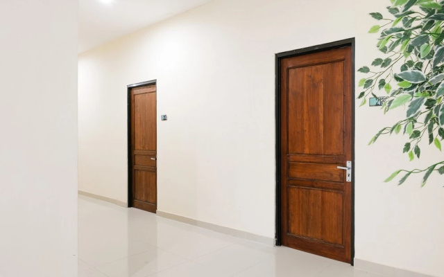 Urbanview near Sunrise Mall Mojokerto – Guest Rooms – Mojokerto