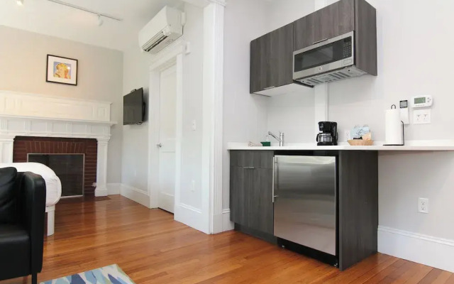 Maverick Suites at 89 Marion
