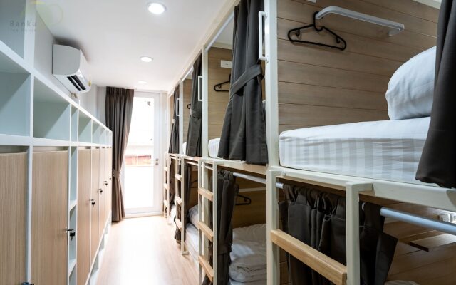 Banku Tea House - Adults Only