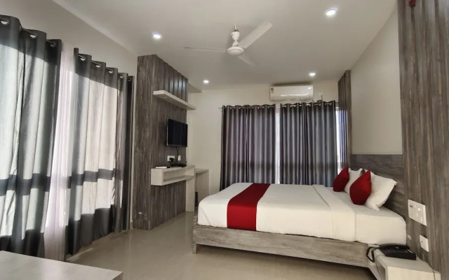 Hotel IVY Grand By GRB