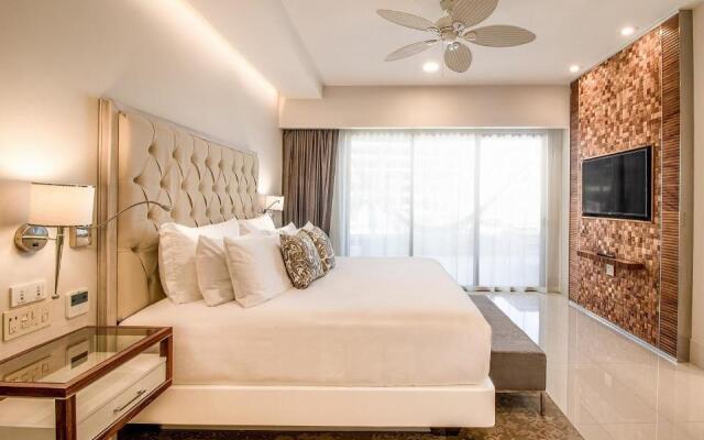 Luxe 2 BR Condo on the Beach