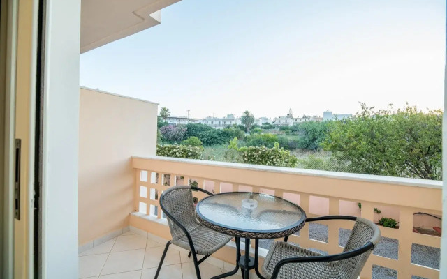 Hiona Holiday Hotel