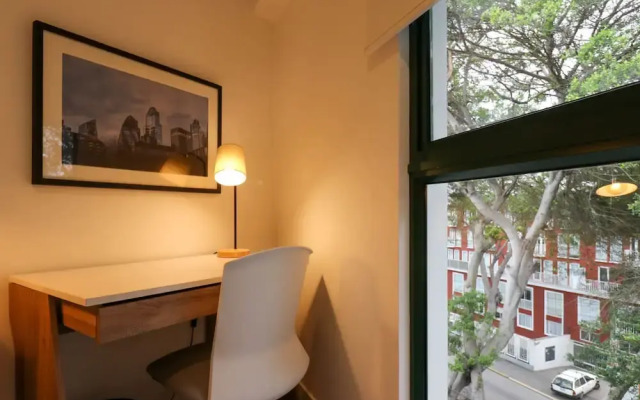 w Impressive 1BR Near Central Restaurante