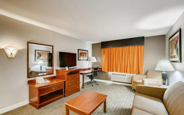 Orangewood Inn & Suites Midtown