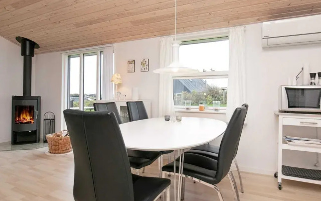 Modernized Seaside Retreat-by Traum