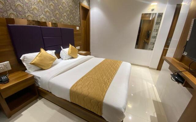 Hotel Bkc Crown - Near Trade Centre