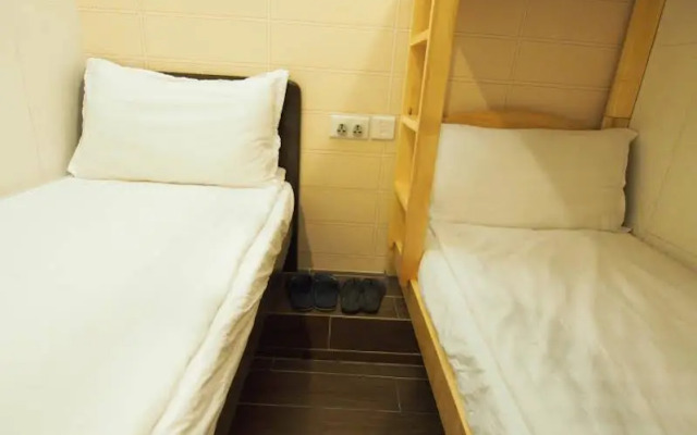 Lam Shan - Pakho Hostel