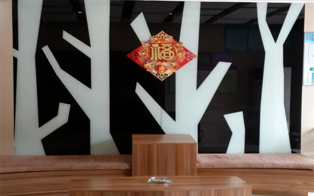Yake E-Home Kuaijie Hotel Luquan Branch