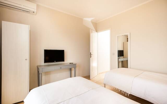 The Mini Beach Hotel