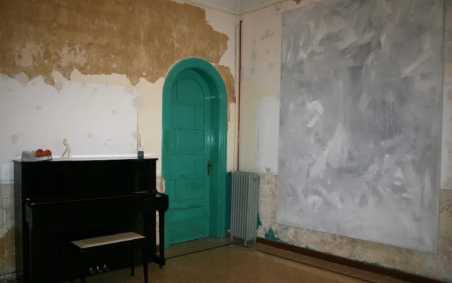 Neoclassical ART-House Bhive