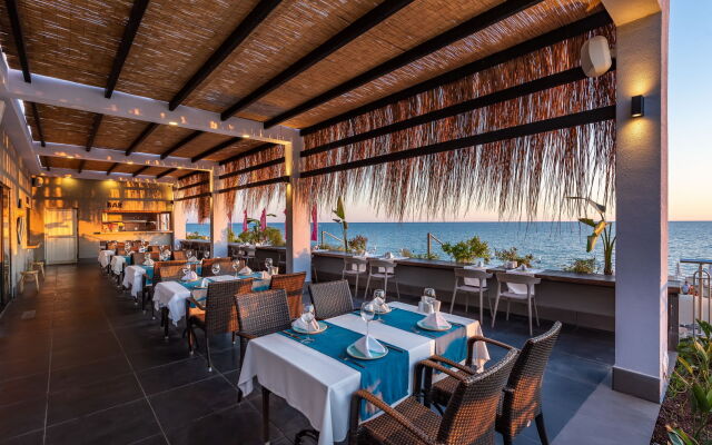 White City Beach - Adults Only