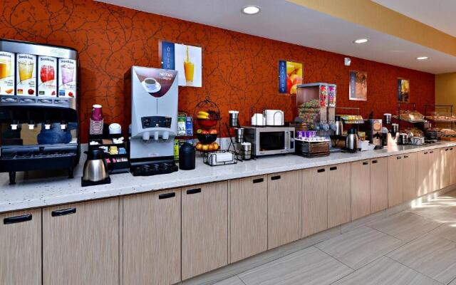 Best Western Plus Fresno Airport Hotel