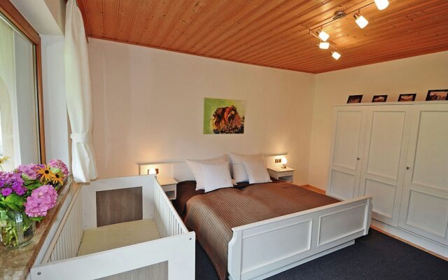 Contemporary Hillside Holiday Home in Schlitters