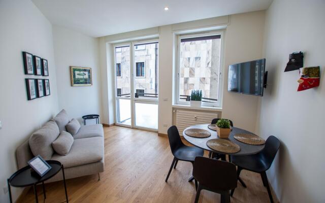 Luxury Apartment With Balcony