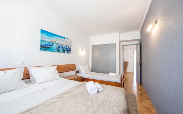 Caparica Beach Apartment by Host-Point