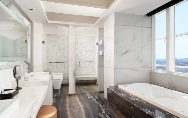 Artotel TS Suites Surabaya